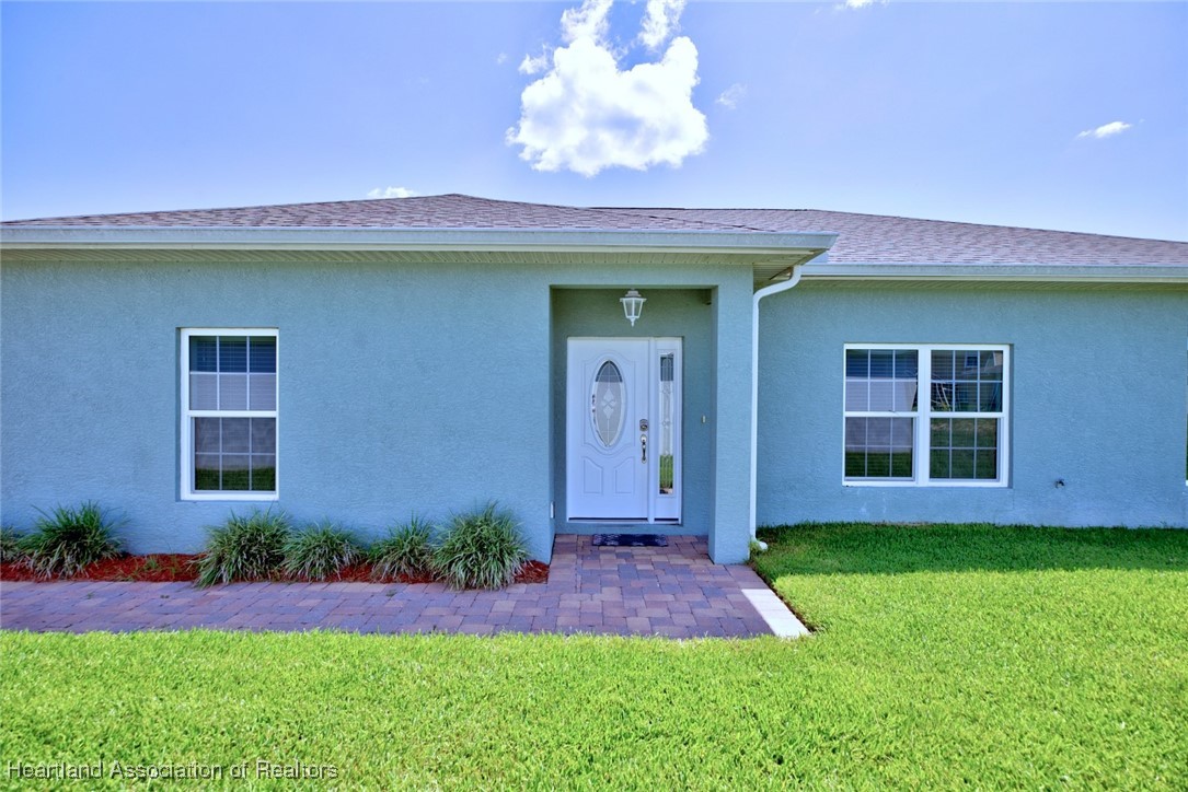 1617 Marble Street Sebring, FL 33870 - Photo 3 of 47
