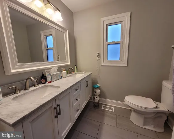 $3,000 | 302 Iris Road, Cherry Hill, NJ 08003