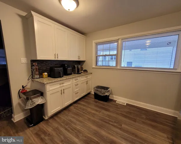 $3,000 | 302 Iris Road, Cherry Hill, NJ 08003