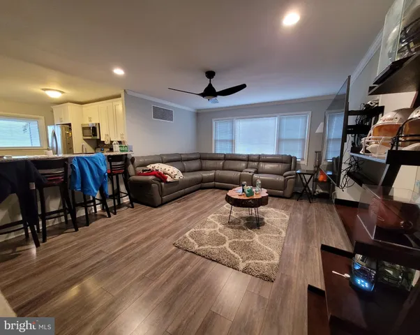 $3,000 | 302 Iris Road, Cherry Hill, NJ 08003