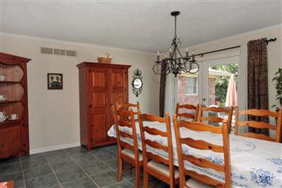 191 Woodlark Road Versailles, KY 40383 - Photo 7 of 23 Dining area with harvest table.