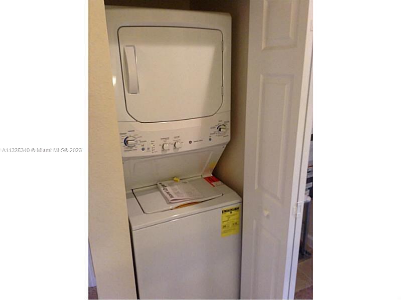 8946 West 35th Way Hialeah, FL 33018 - Photo 25 of 25 a utility room with dryer and washer