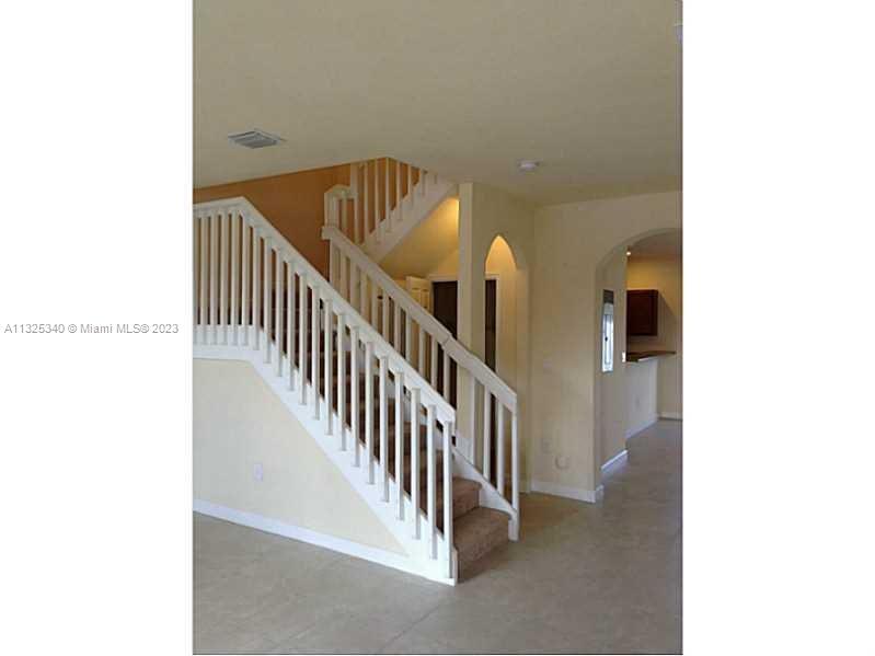 8946 West 35th Way Hialeah, FL 33018 - Photo 9 of 25