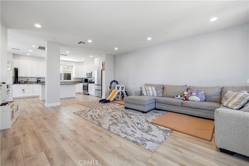 7960 Telegraph Road Downey, CA 90240 - Photo 8 of 59