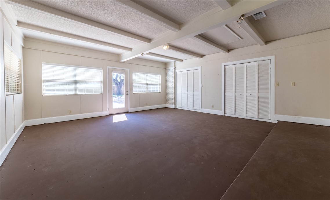 11801 Bell Avenue Austin, TX 78759 - Photo 22 of 31 an empty room with windows