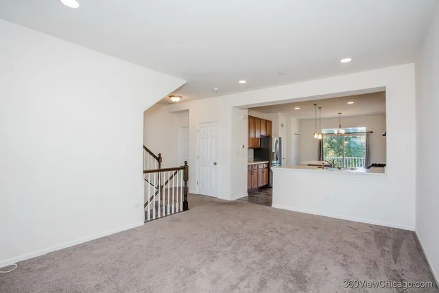 a view of livingroom with furniture