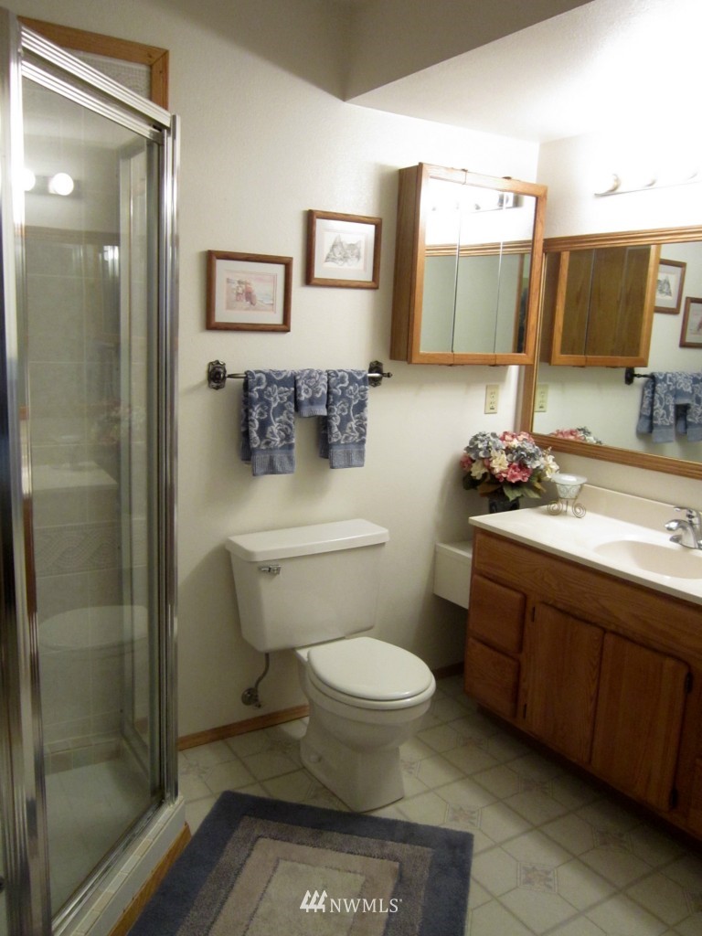 623 South 30th Place Renton, WA 98055 - Photo 14 of 22