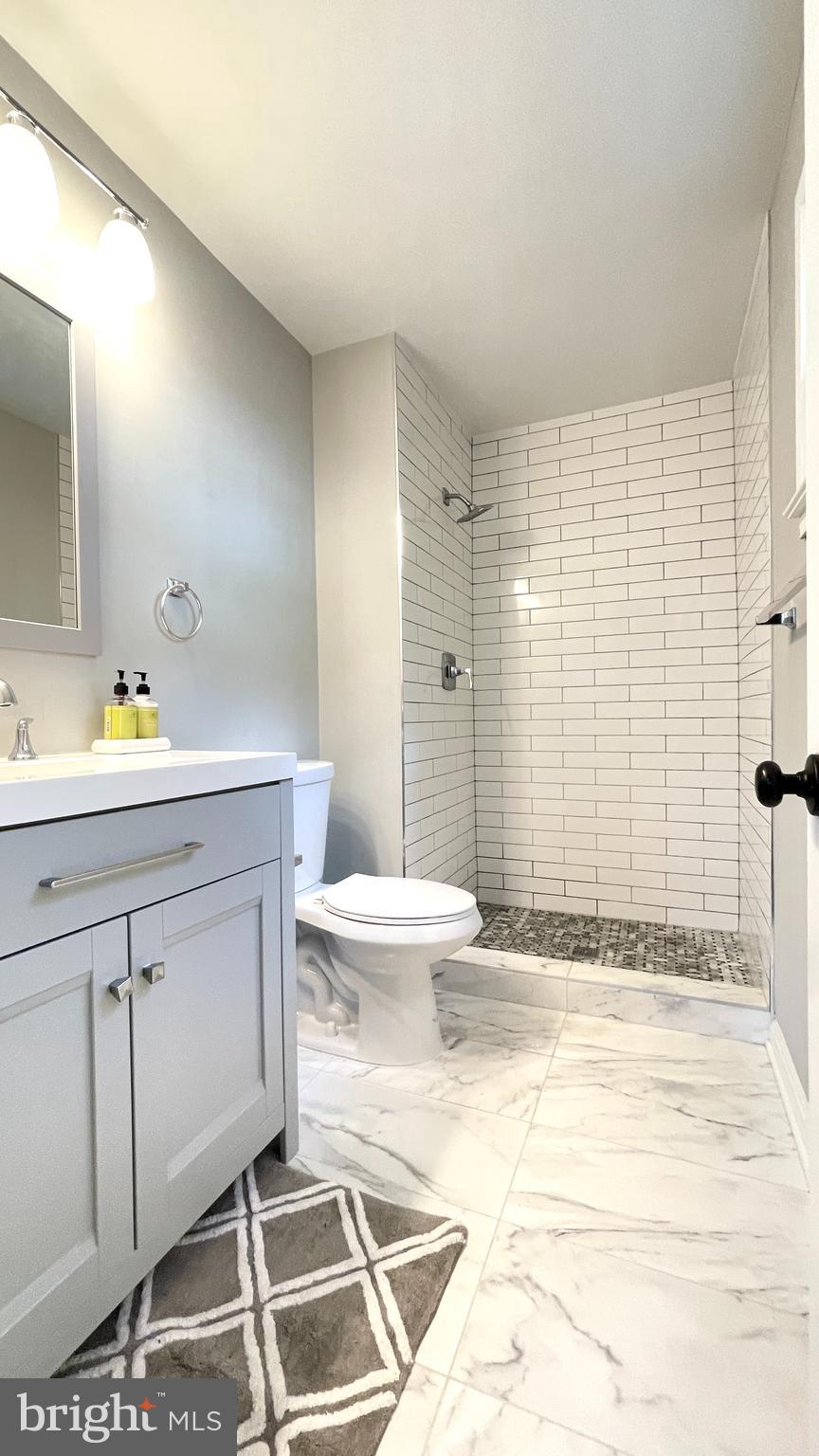 9207 Antelope Place Springfield, VA 22153 - Photo 33 of 45 Master Bath
