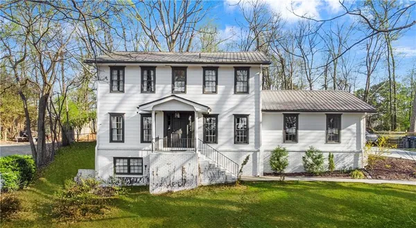 $630,000 | 813 Lakeshore Drive Northwest, Berkeley Lake, GA 30096