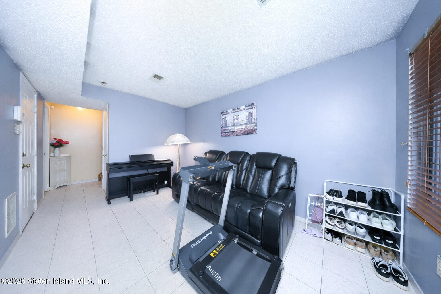 436 Ilyssa Way Staten Island, NY 10312 - Photo 16 of 21 63fec3ae4cb6498553d5f5fa85364a84