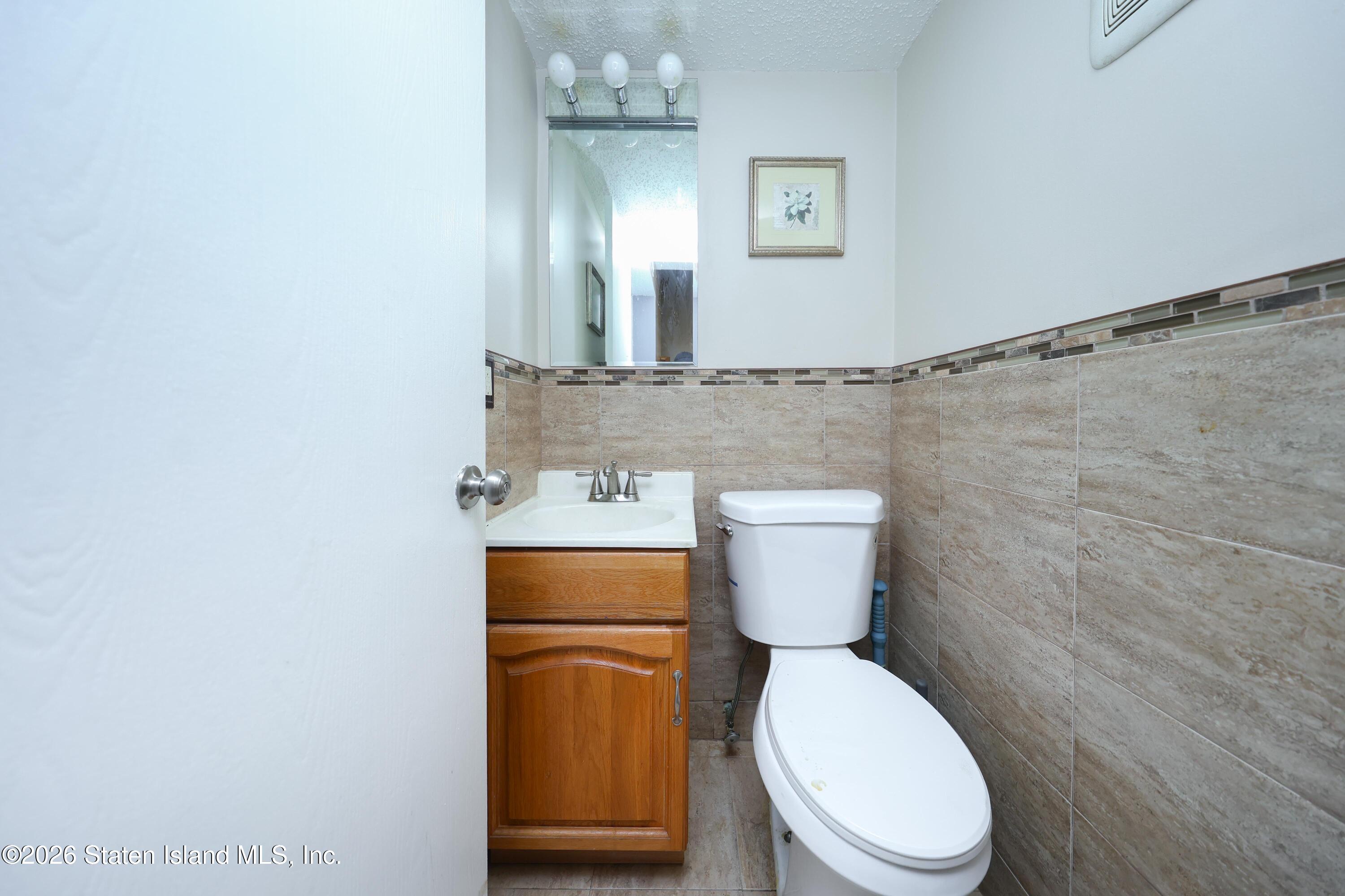 436 Ilyssa Way Staten Island, NY 10312 - Photo 18 of 21 aca1bfb67cad24c0b4e984c6112bf535