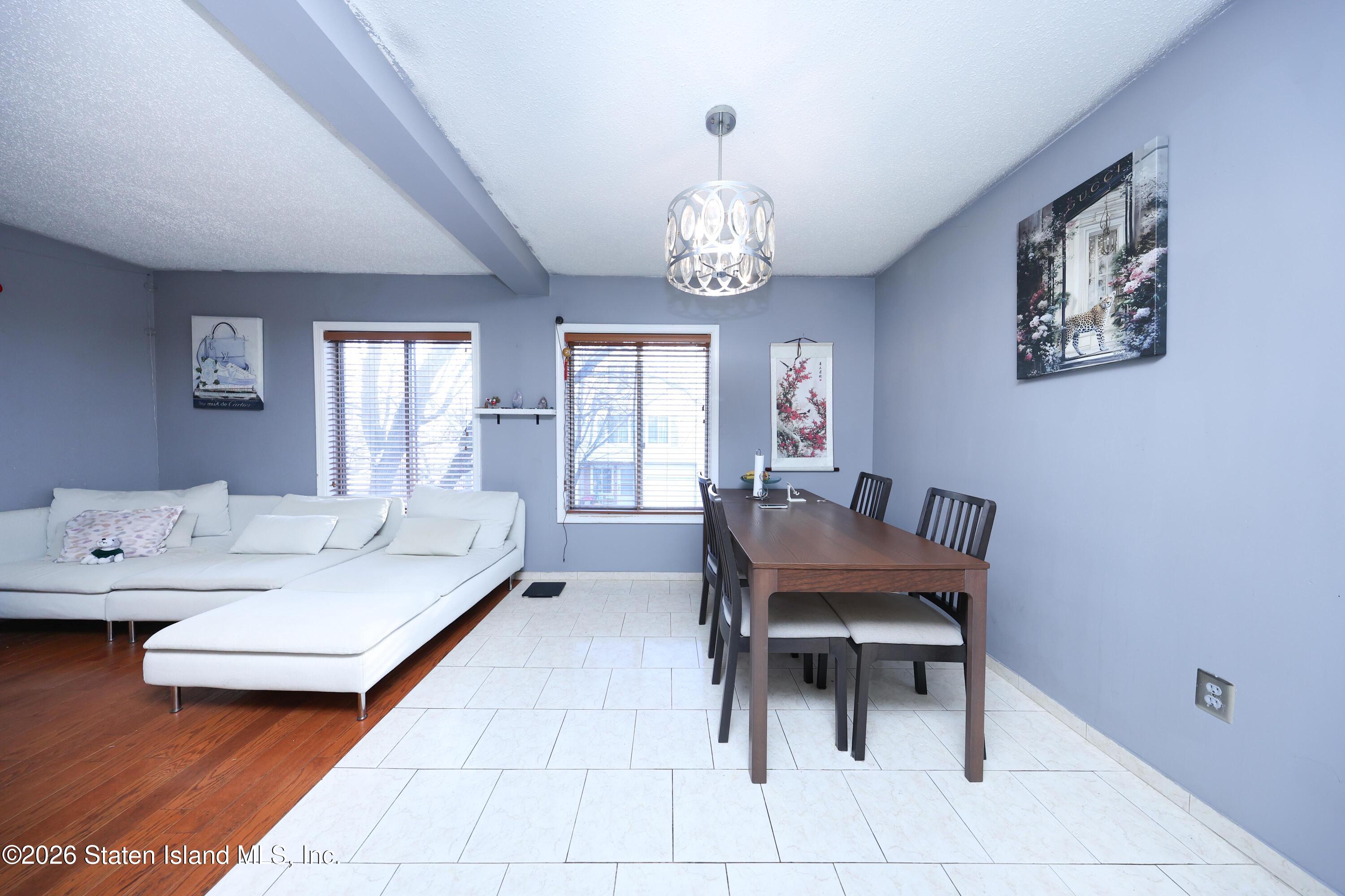 436 Ilyssa Way Staten Island, NY 10312 - Photo 3 of 21 19ea78ce56253b5603692f565854e6ab