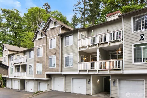 $469,950 | 18505 Southeast Newport Way, Unit D118, Issaquah, WA 98027