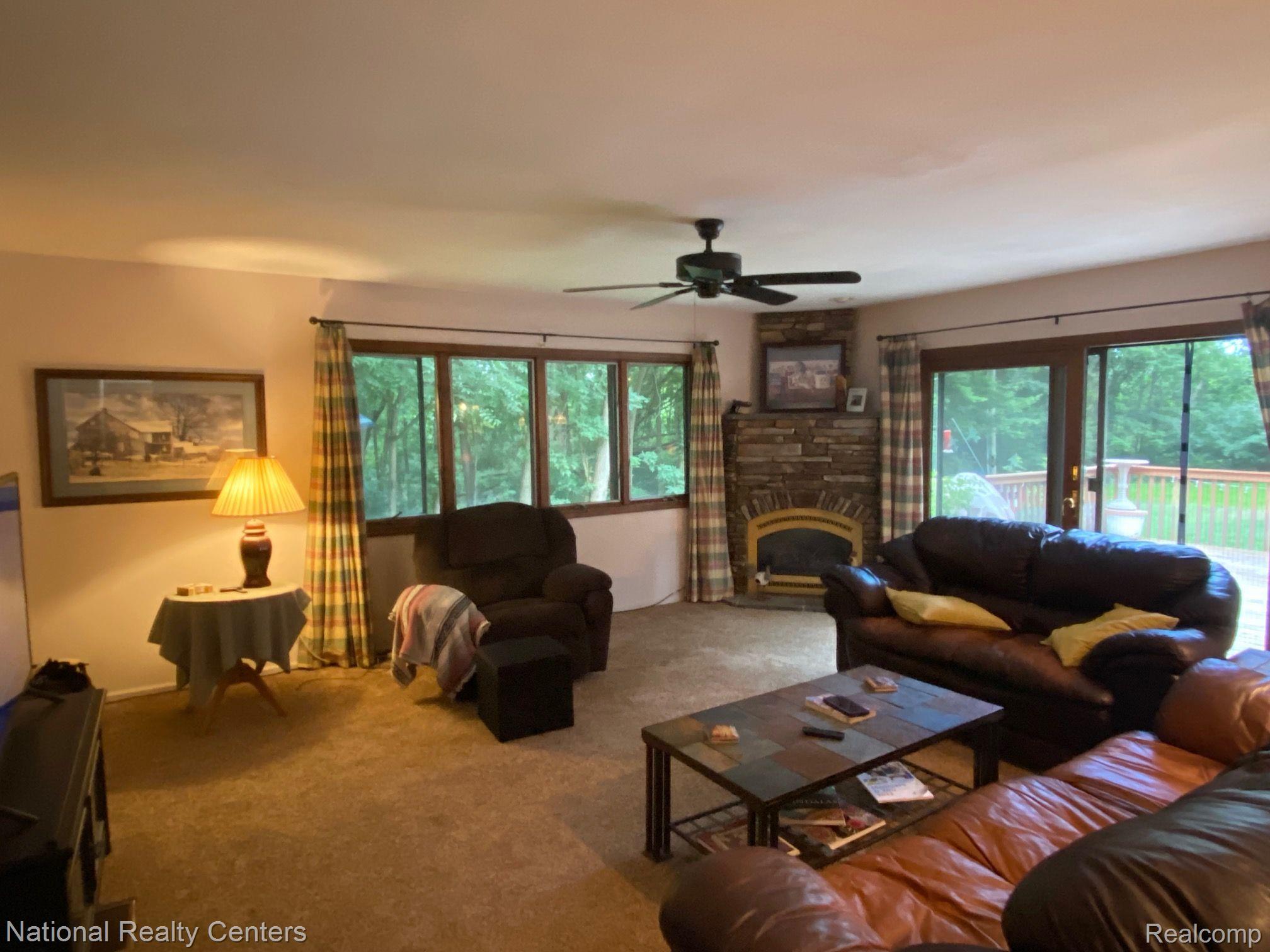 9020 Crouse Road Howell, MI 48855 - Photo 5 of 39 Gallery Image 5