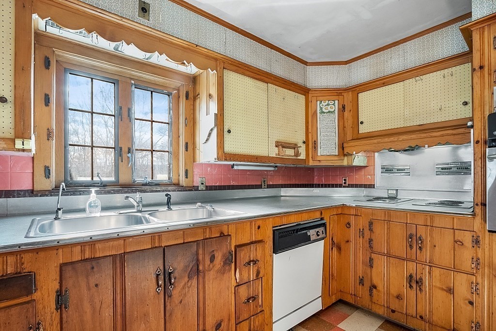 49 Mack Road Fitchburg, MA 01420 - Photo 17 of 42 Gallery Image 17