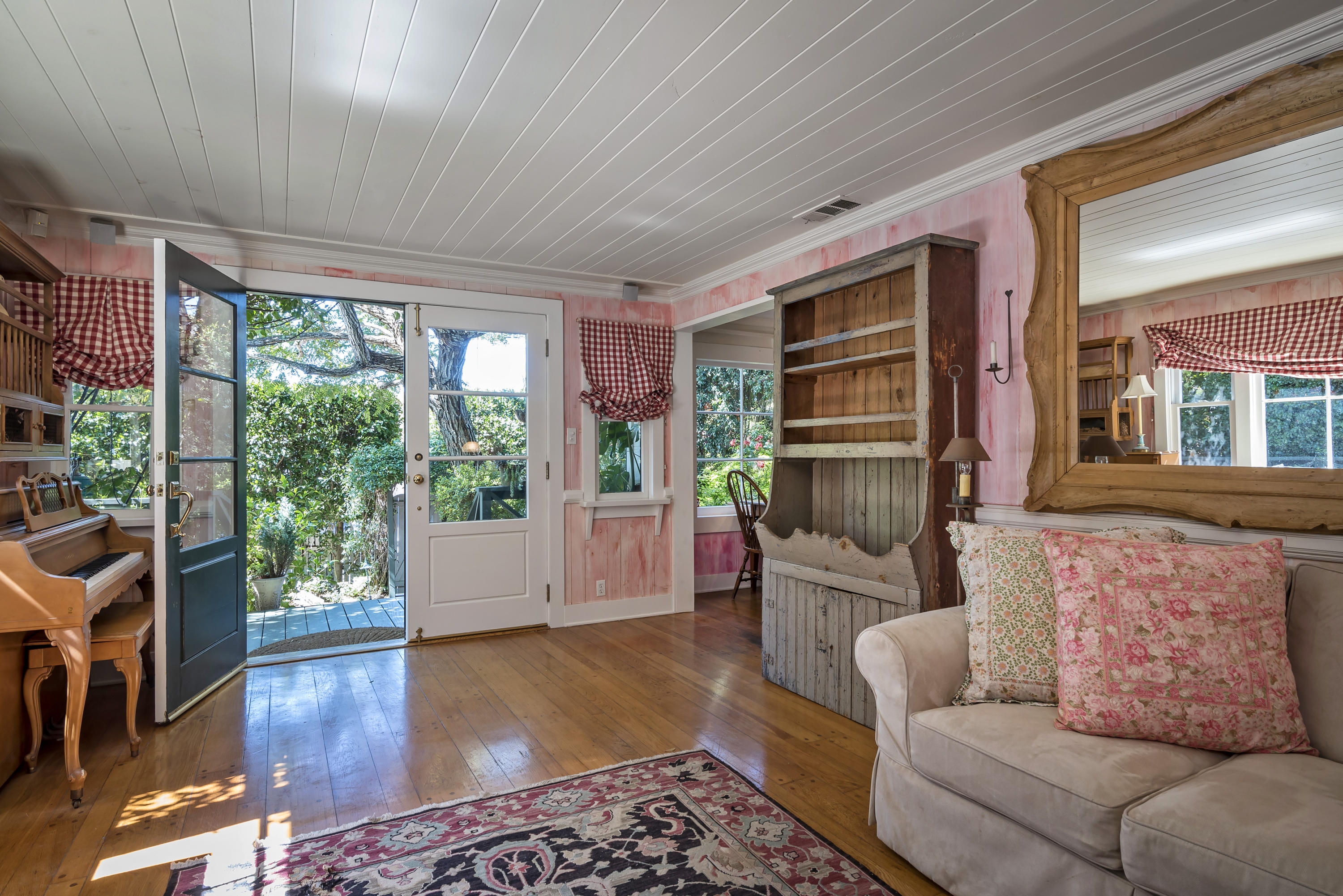 80 Virginia Lane Montecito, CA 93108 - Photo 3 of 19 Virginia Lane Living Room