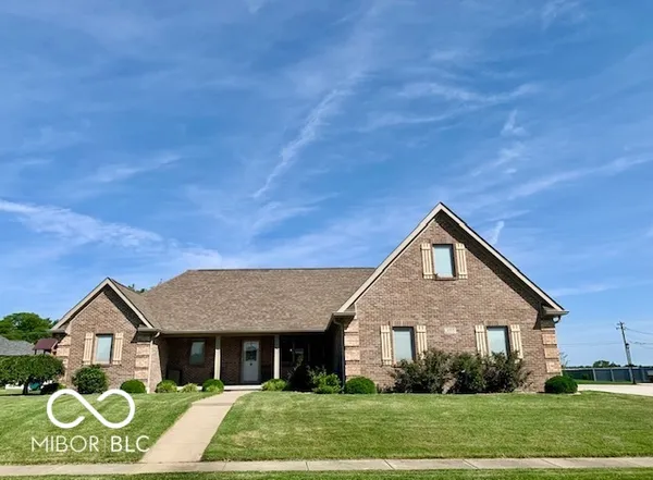 $414,500 | 3555 St Andrews Place, Seymour, IN 47274