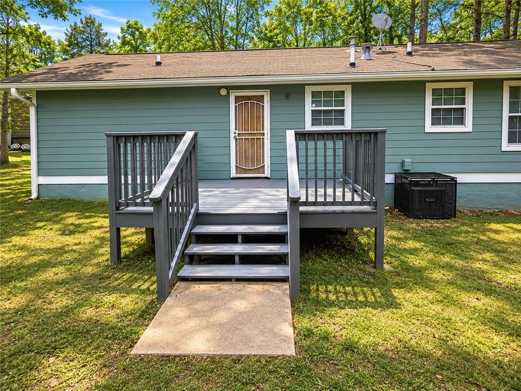 1929 Wee Kirk Road Southeast Atlanta, GA 30316 - Photo 2 of 22 a view of a house with backyard and porch