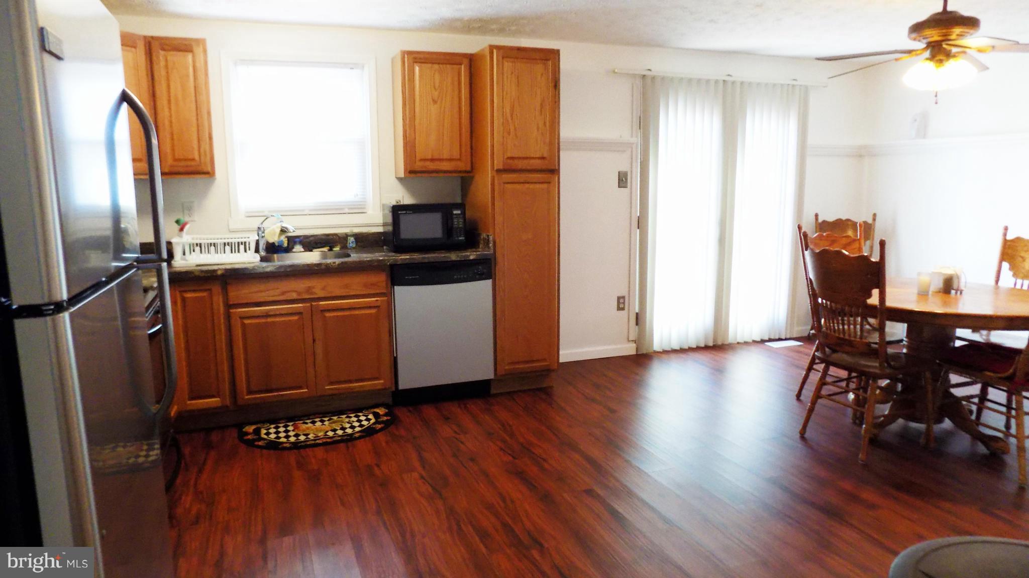 209 Contour Road Mount Airy, MD 21771 - Photo 5 of 16 Kitchen