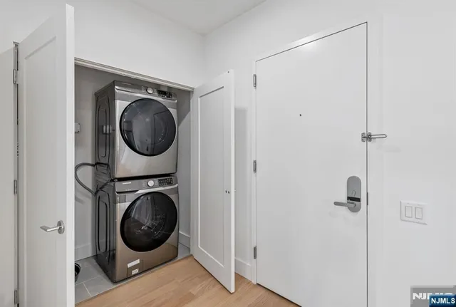 $2,000 | 35 Jefferson Avenue, Unit 400, Westwood, NJ 07675