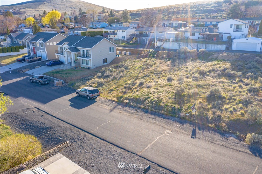 16 Strand Road Northwest Ephrata, WA 98823 - Photo 2 of 10