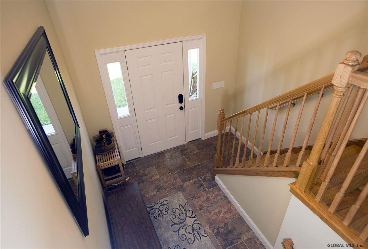 33 Harris Road Halfmoon, NY 12188 - Photo 4 of 22 Photo 4