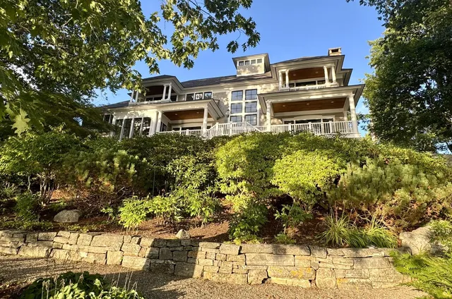 $5,850,000 | 198 Beauchamp Point Road, Rockport, ME 04856