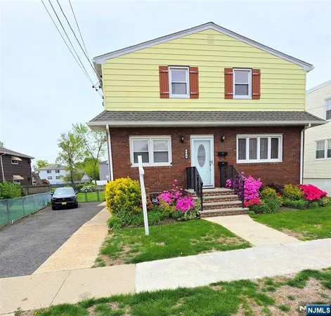 $3,700 | 648 Milton Avenue, Unit 1, Lyndhurst, NJ 07071