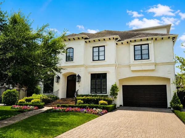 $1,799,000 | 5207 Grand Lake Street, Bellaire, TX 77401