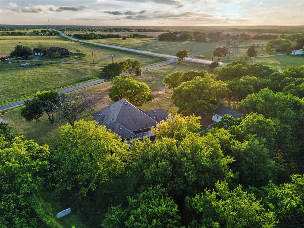 135 Kirkpatrick Road Ennis, TX 75119 - Photo 3 of 40 Gallery Image 3