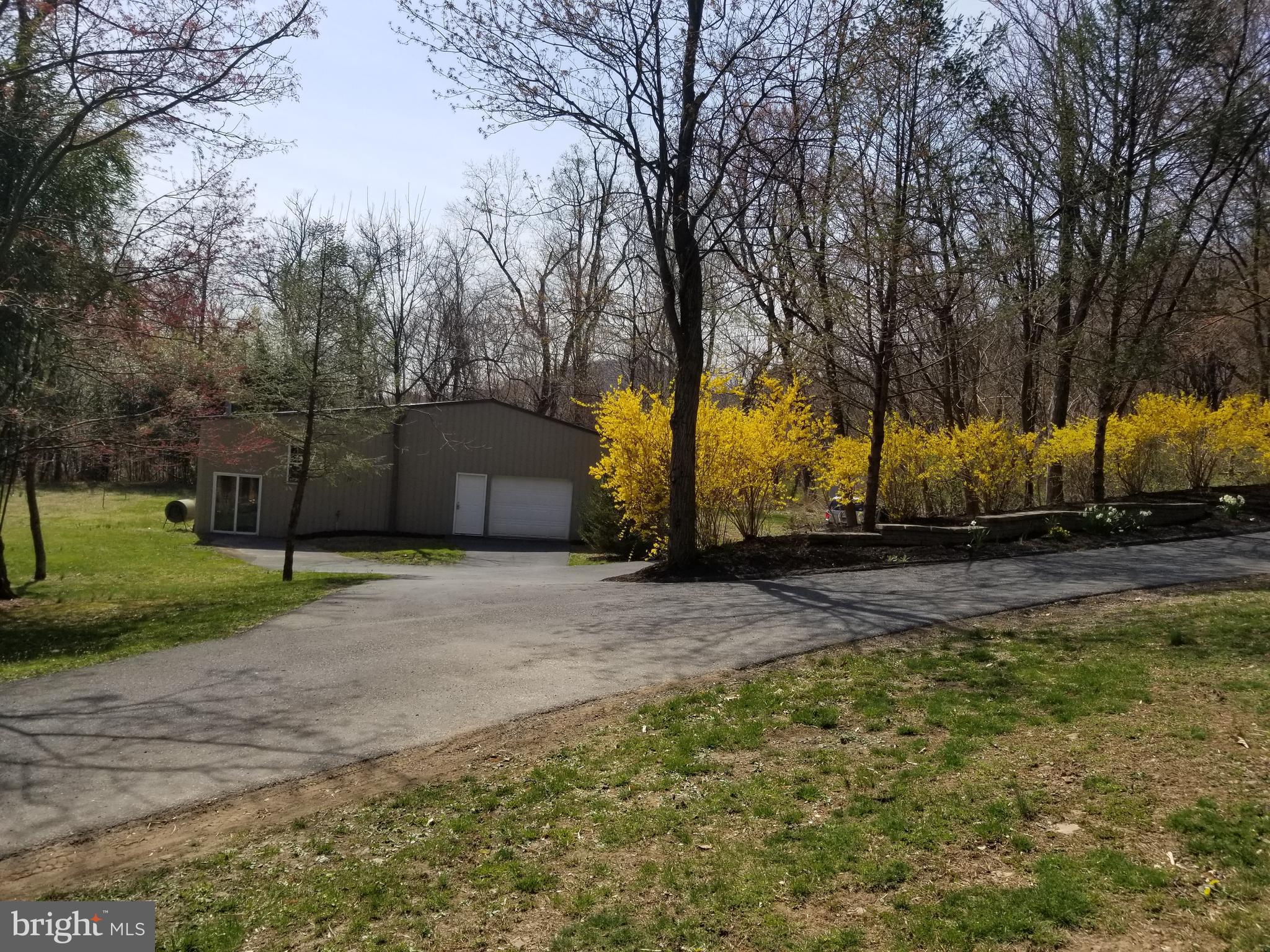 4729 Mountain View Road Harrisburg, PA 17110 - Photo 100 of 113 HUGE outbuilding/garage/workshop