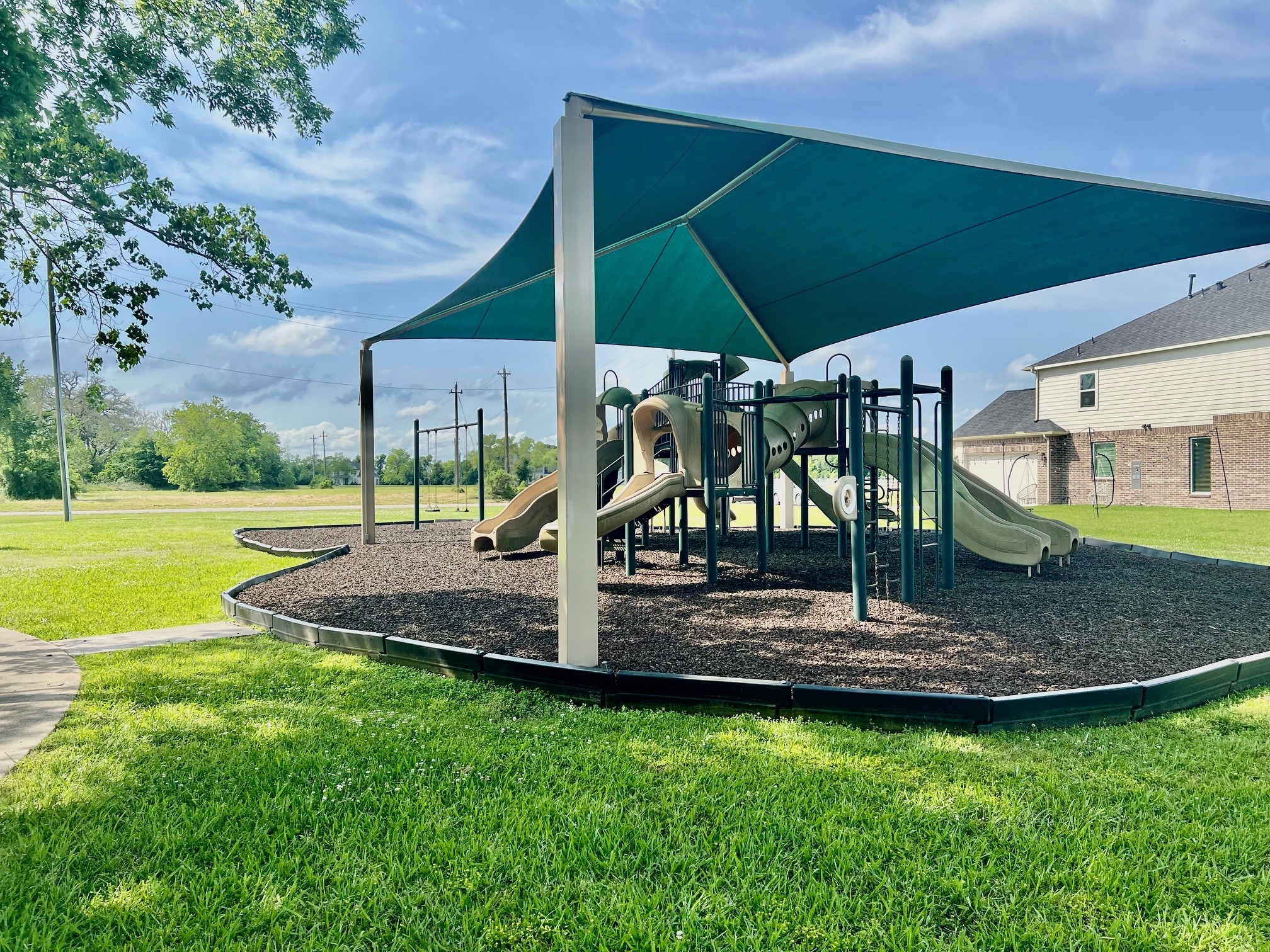 443 Lakeview Drive Angleton, TX 77515 - Photo 8 of 12 a view of outdoor space