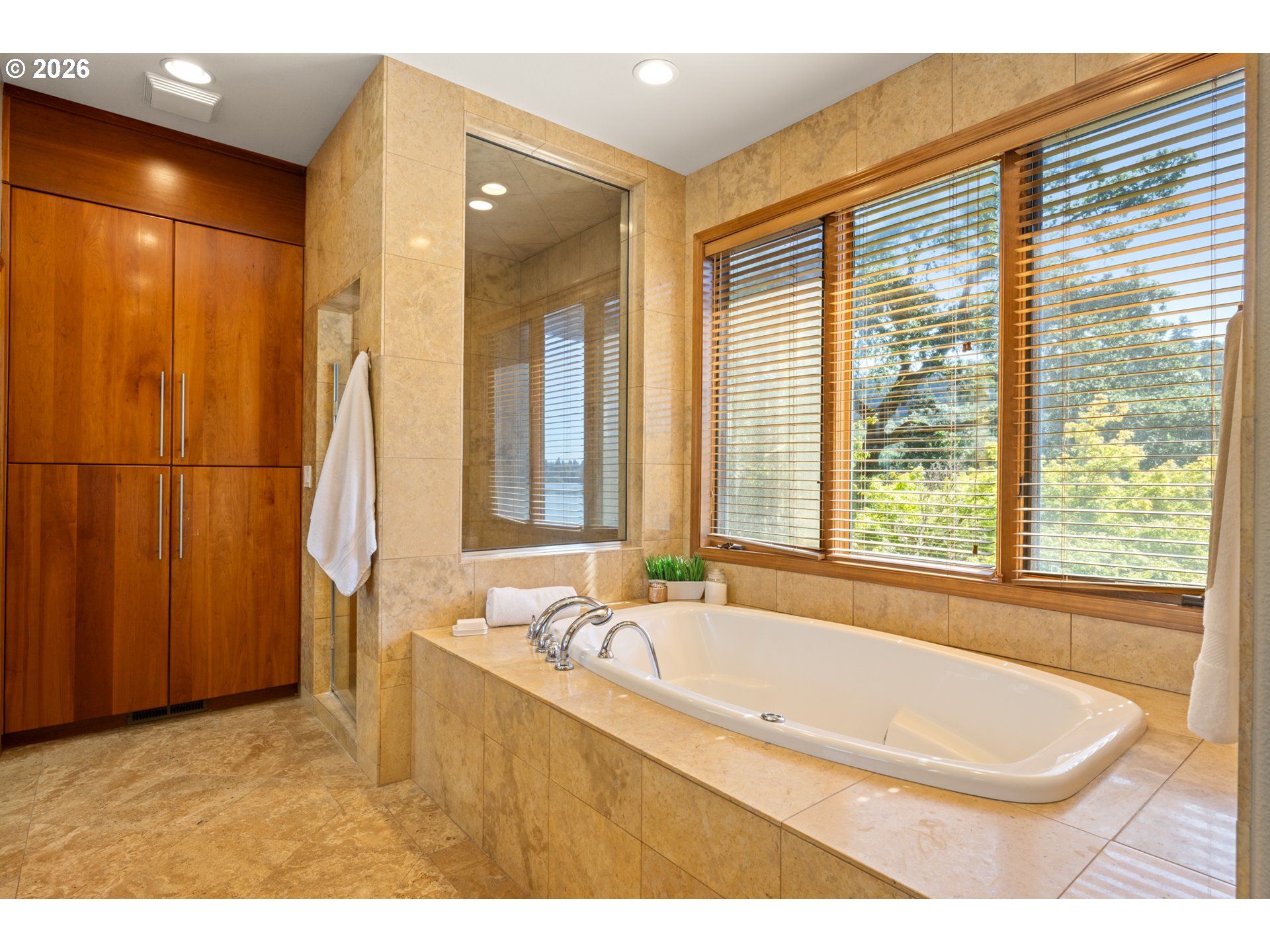 268 Southwest Forest Cove Road West Linn, OR 97068 - Photo 17 of 48