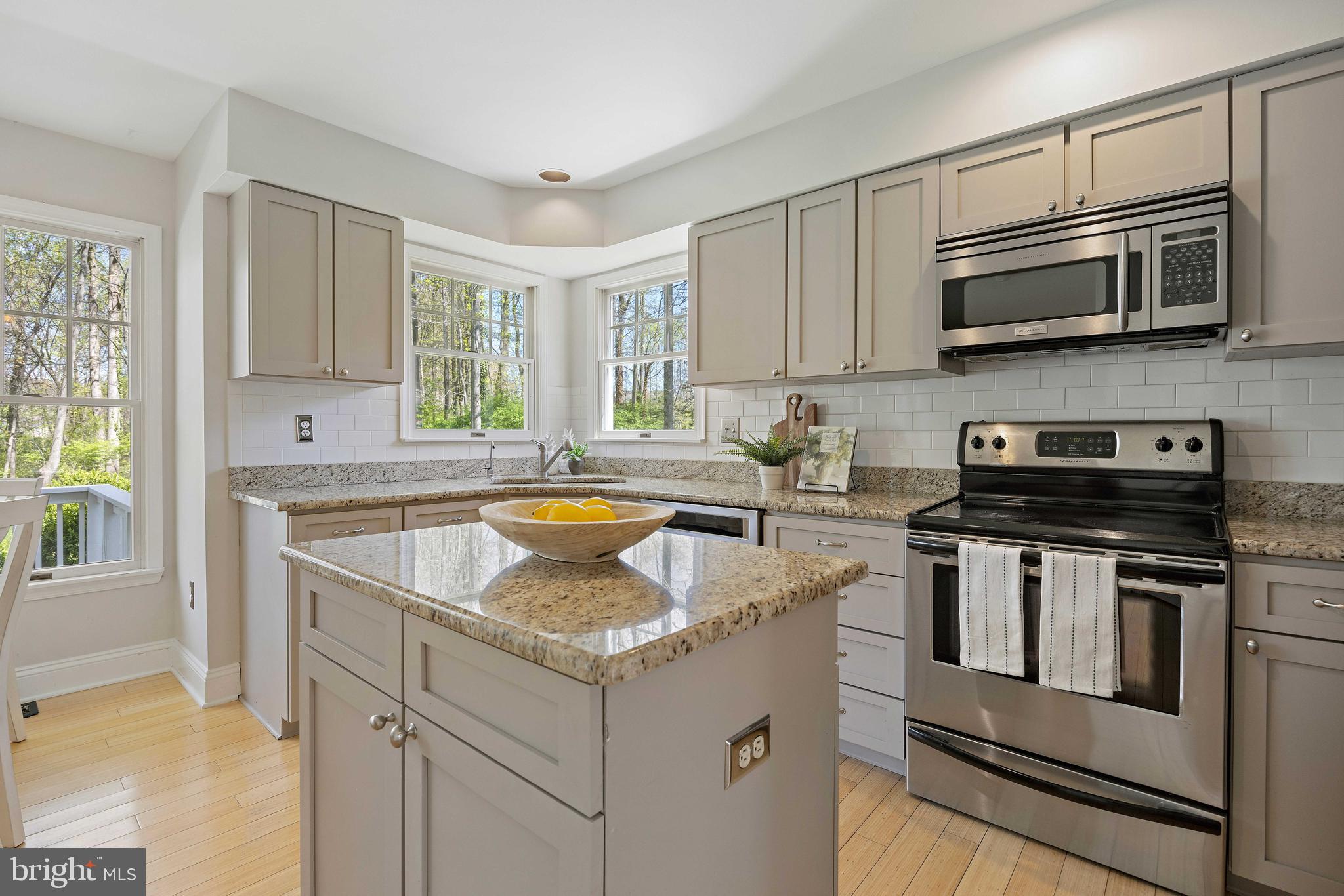 1402 Hunting Wood Road Annapolis, MD 21403 - Photo 11 of 48 Kitchen w/ granite counter tops