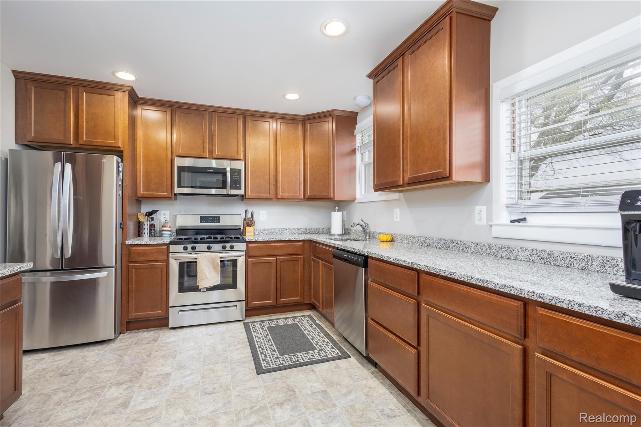 3409 Devon Road Royal Oak, MI 48073 - Photo 8 of 27 3409 Devon Duplex_06.jpg