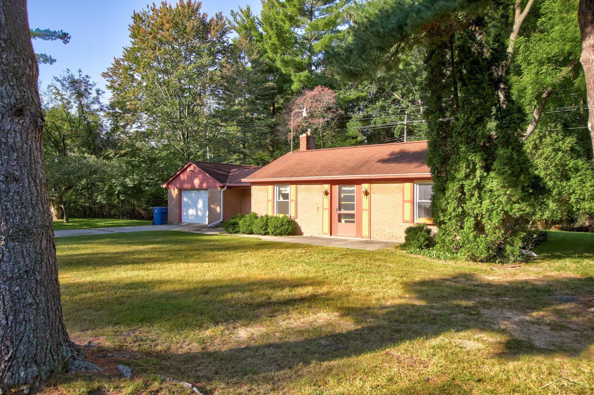4105 North River Road Freeland, MI 48623 - Photo 4 of 36 50122839-3.JPG
