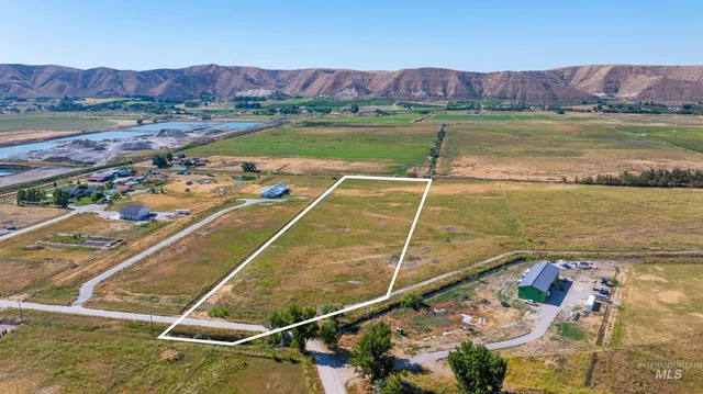 $375,000 | 3345 Kings Lane, Emmett, ID 83617