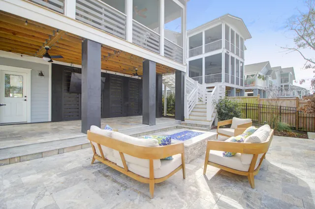 $1,275,000 | 357 Blowing Fresh Drive, Charleston, SC 29492