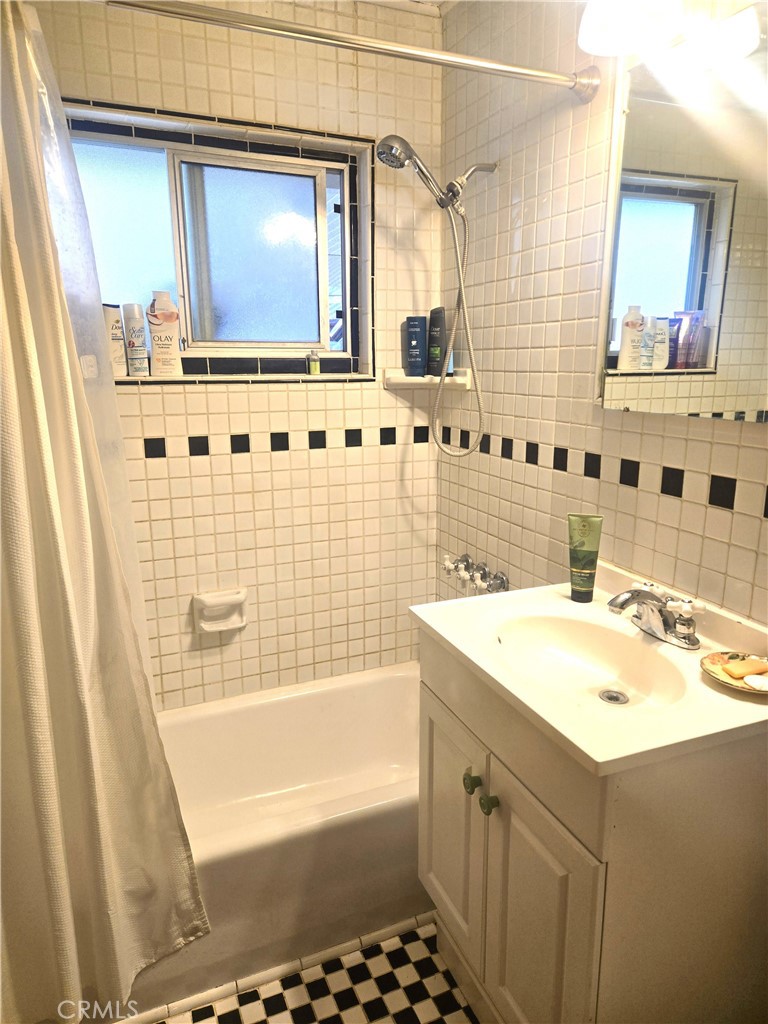 1671 Twin Lakes Road Wrightwood, CA 92397 - Photo 15 of 29 Bathroom