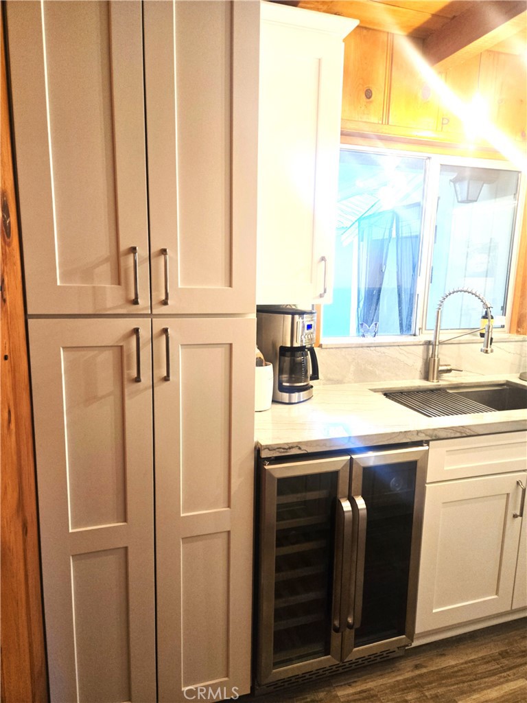 1671 Twin Lakes Road Wrightwood, CA 92397 - Photo 6 of 29 Kitchen, nice cabinets and new wine fridge