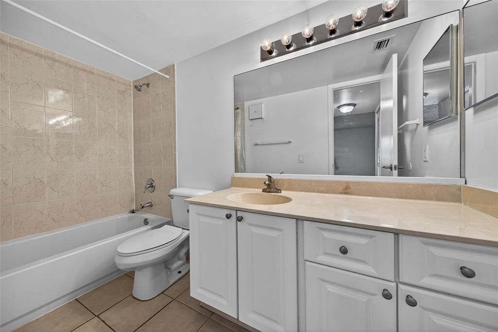 711 North Pine Island Road Plantation, FL 33324 - Photo 7 of 19