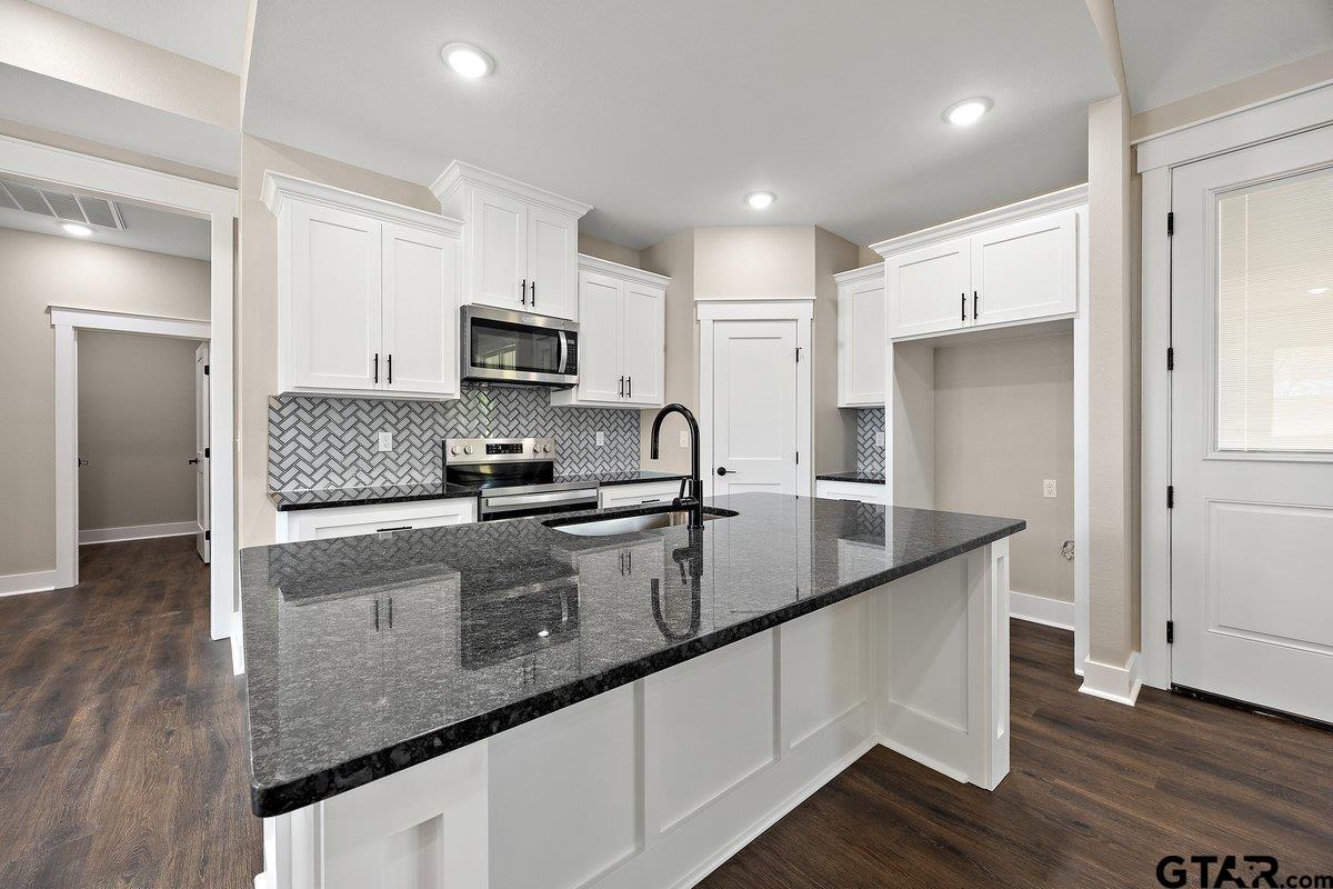 202 Jordan Street Rusk, TX 75785 - Photo 8 of 29