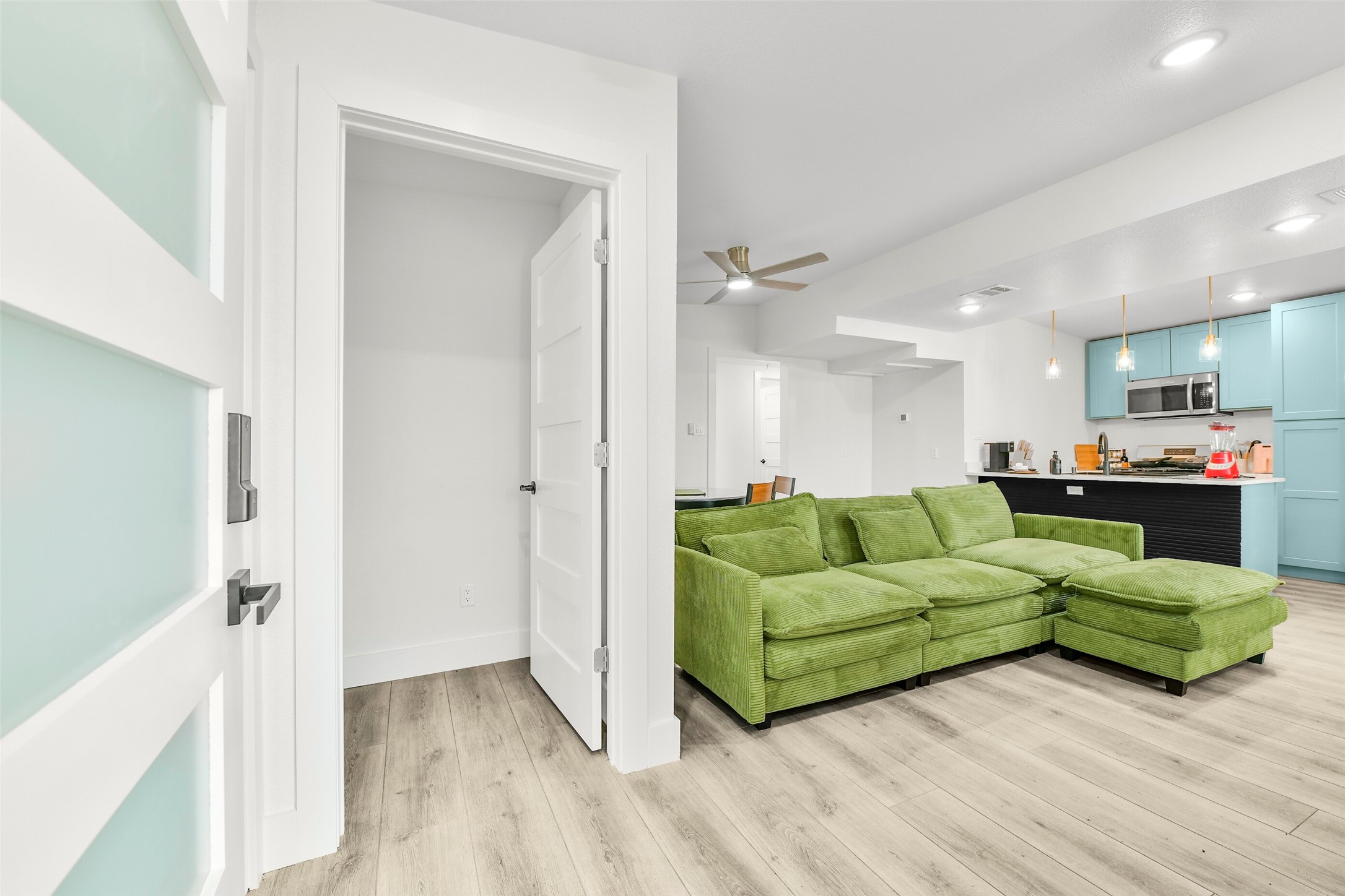 7103 Long Point Road, Unit C Houston, TX 77055 - Photo 6 of 21 Gallery Image 6