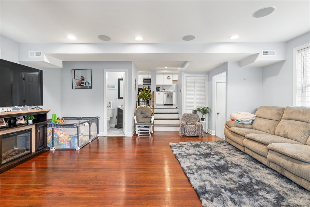 38 1/2 Ellsworth Road Peabody, MA 01960 - Photo 3 of 25