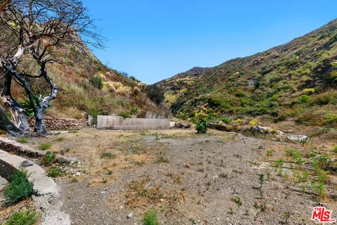 $2,990,000 | 19355 Pacific Coast Highway, Malibu, CA 90265