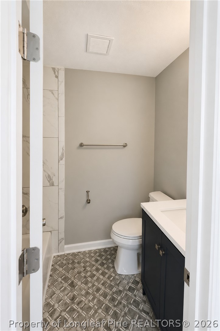 5459 Plateau Road Fayetteville, NC 28303 - Photo 12 of 12 Full hallway bath