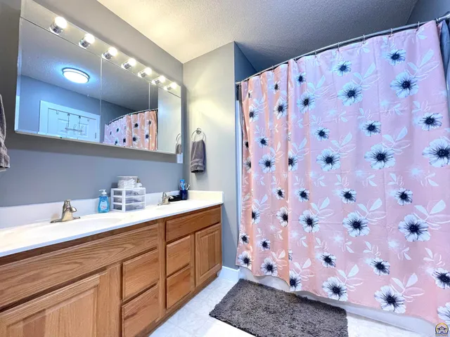 $398,000 | 1836 Southwest Urish Road, Topeka, KS 66615