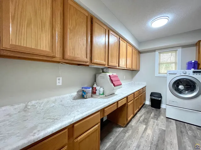 $398,000 | 1836 Southwest Urish Road, Topeka, KS 66615