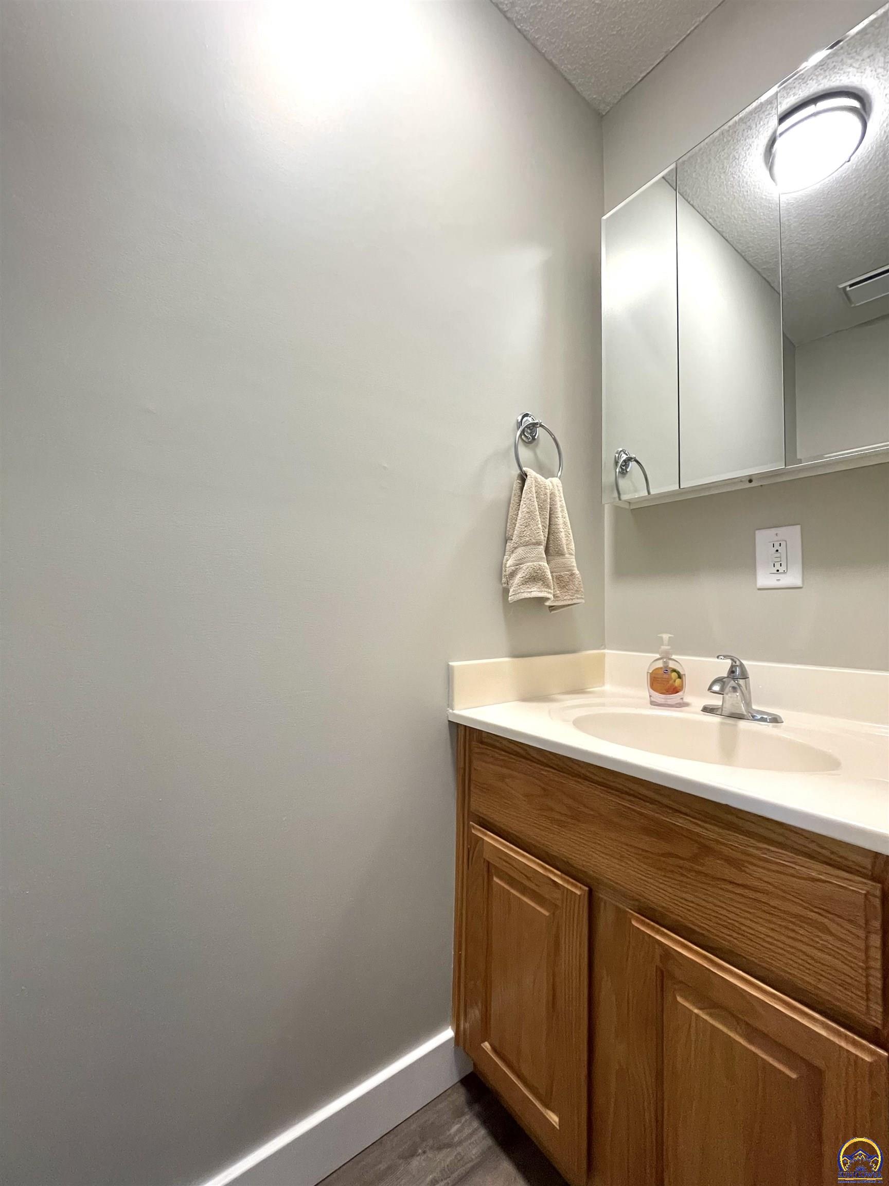 1836 Southwest Urish Road Topeka, KS 66615 - Photo 20 of 27