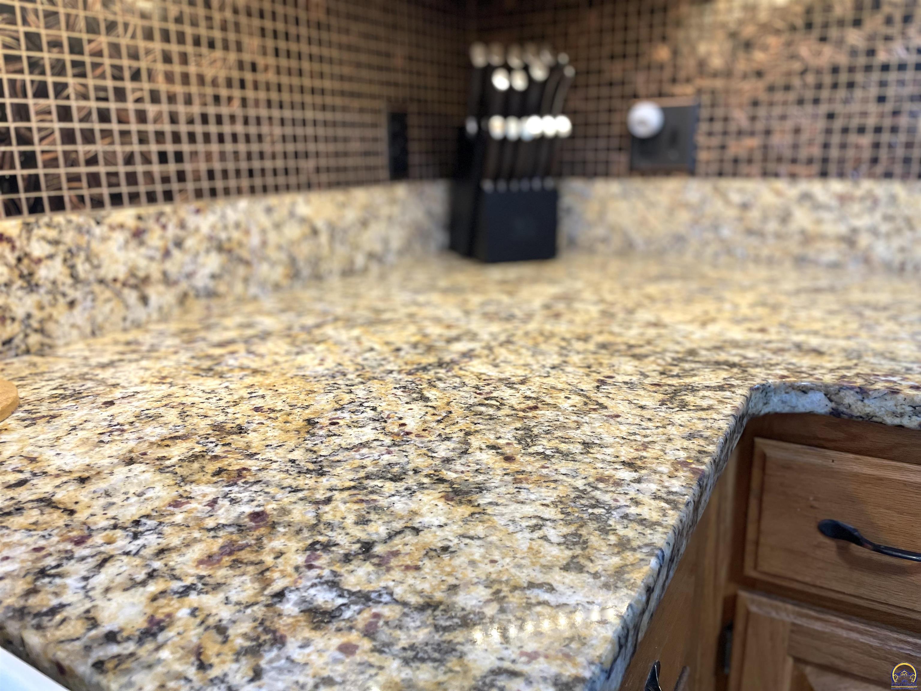 1836 Southwest Urish Road Topeka, KS 66615 - Photo 7 of 27